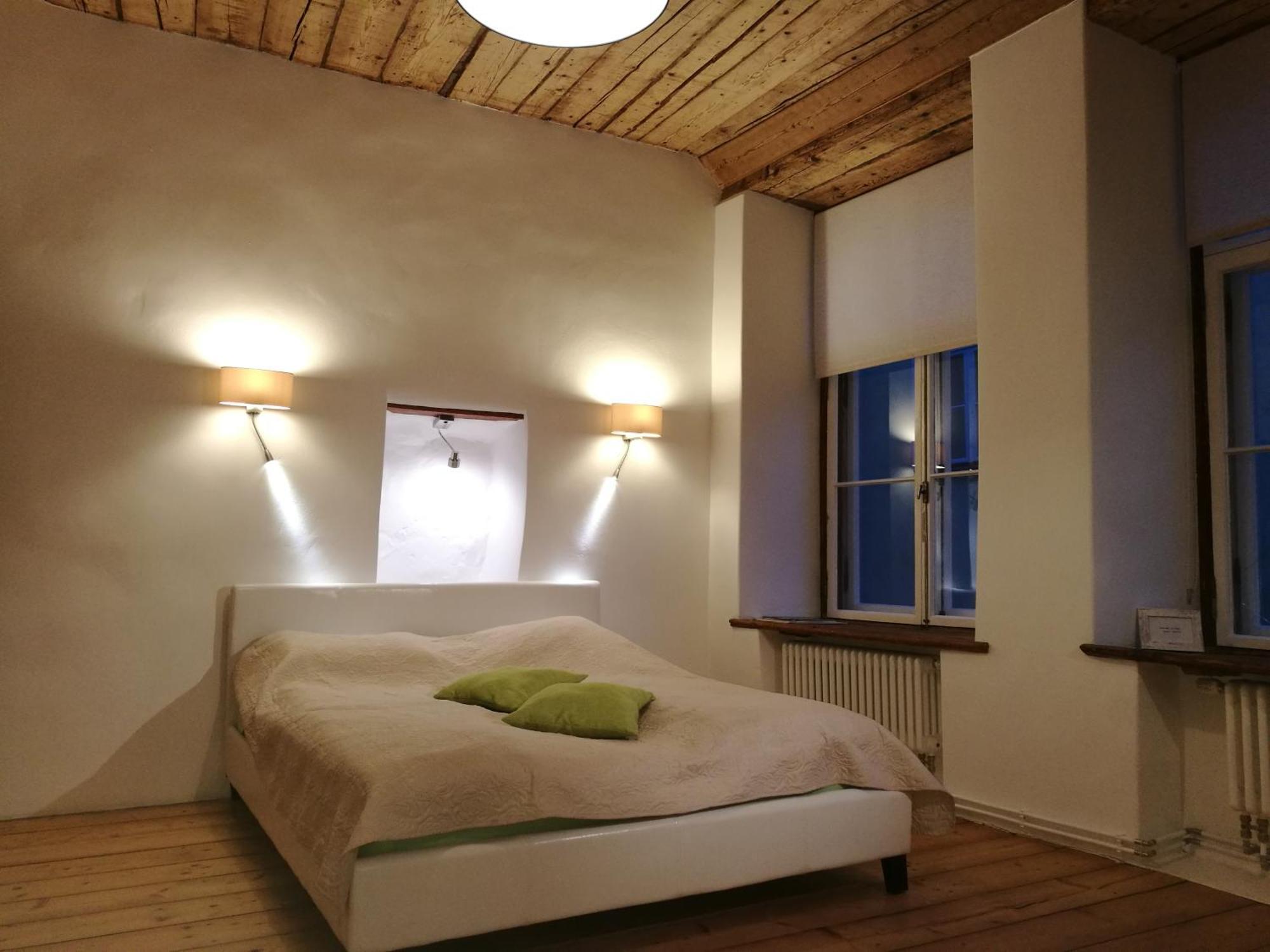 Old Town Niguliste Residence Tallinn Bagian luar foto